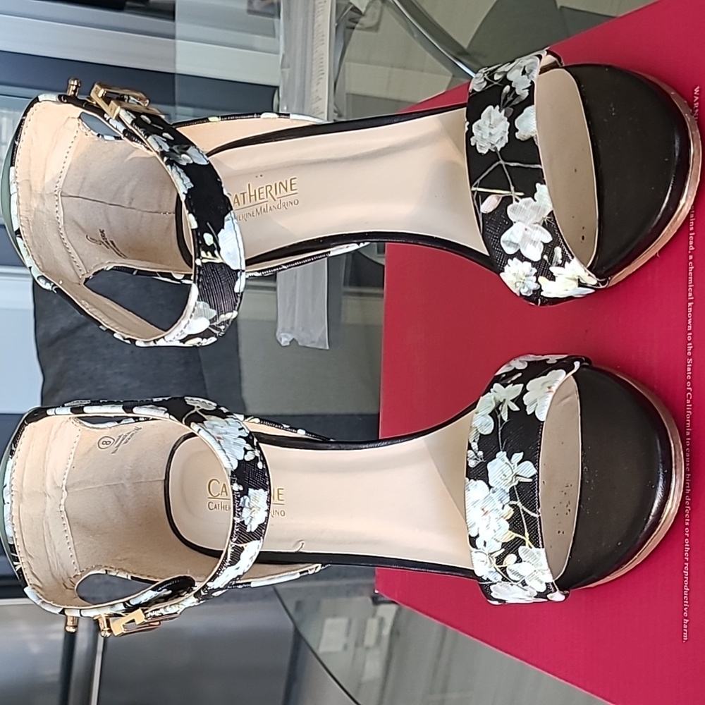 Women's shoes
